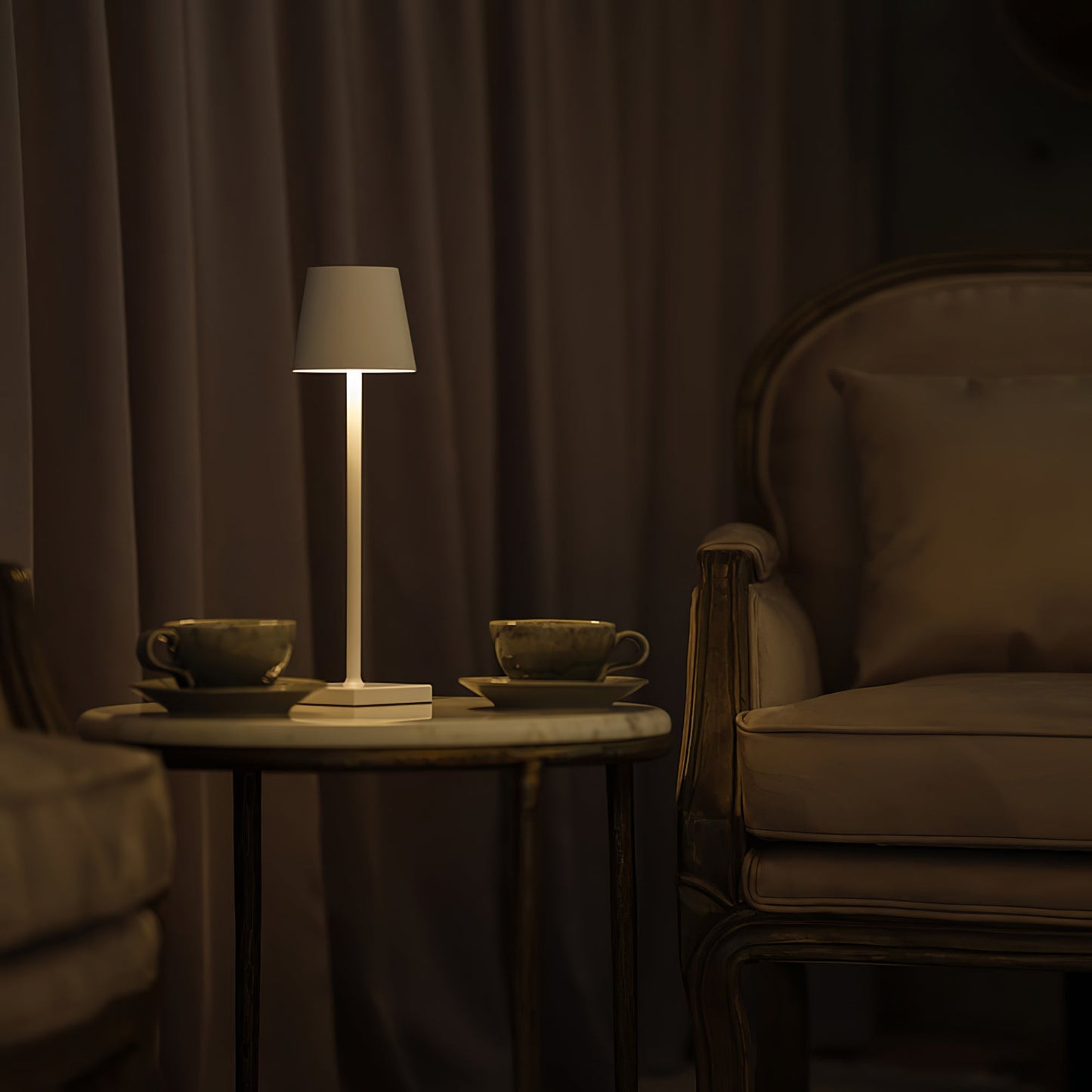 PoldLight – Modern LED Table Lamp with Charging Capability