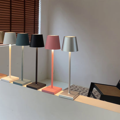 PoldLight – Modern LED Table Lamp with Charging Capability