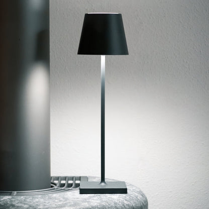 PoldLight – Modern LED Table Lamp with Charging Capability