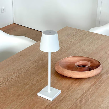 PoldLight – Modern LED Table Lamp with Charging Capability