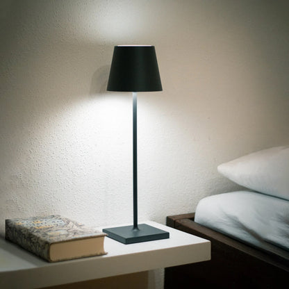 PoldLight – Modern LED Table Lamp with Charging Capability