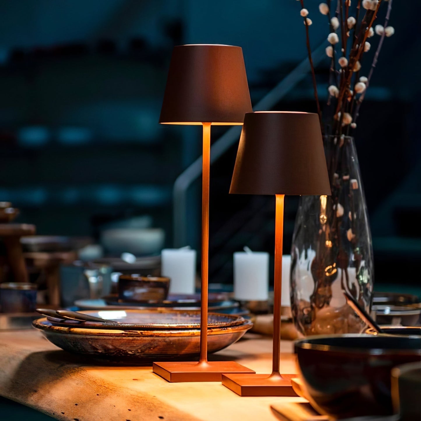 PoldLight – Modern LED Table Lamp with Charging Capability