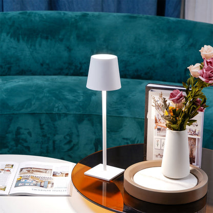 PoldLight – Modern LED Table Lamp with Charging Capability