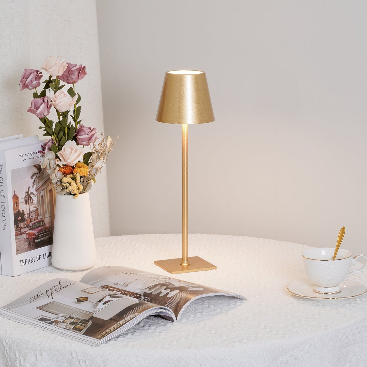 PoldLight – Modern LED Table Lamp with Charging Capability