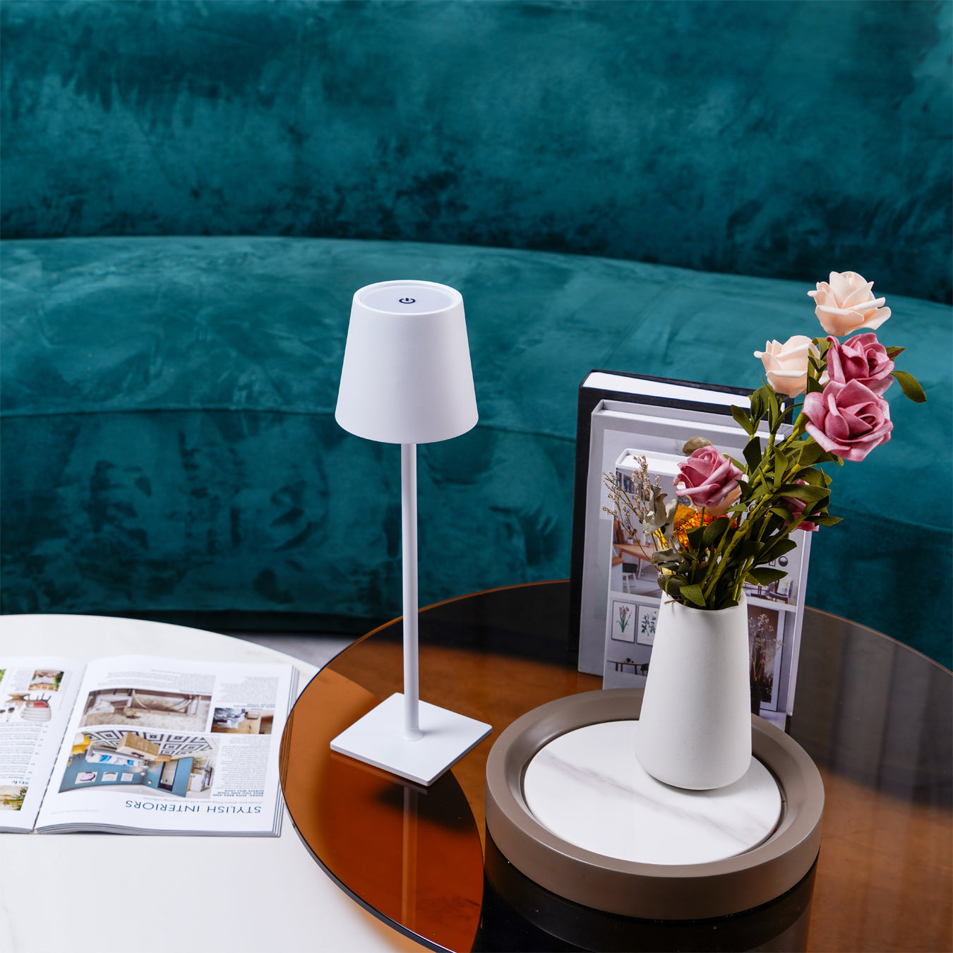 PoldLight – Modern LED Table Lamp with Charging Capability