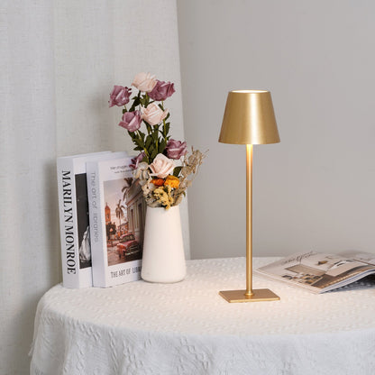 PoldLight – Modern LED Table Lamp with Charging Capability