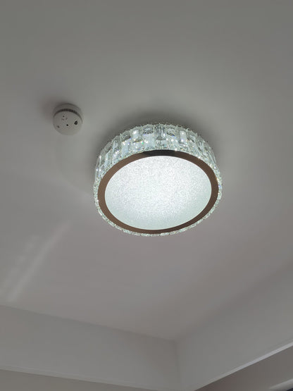 PrismLuxe - Plafonnier au design sophistiqué et à l'illumination changeante