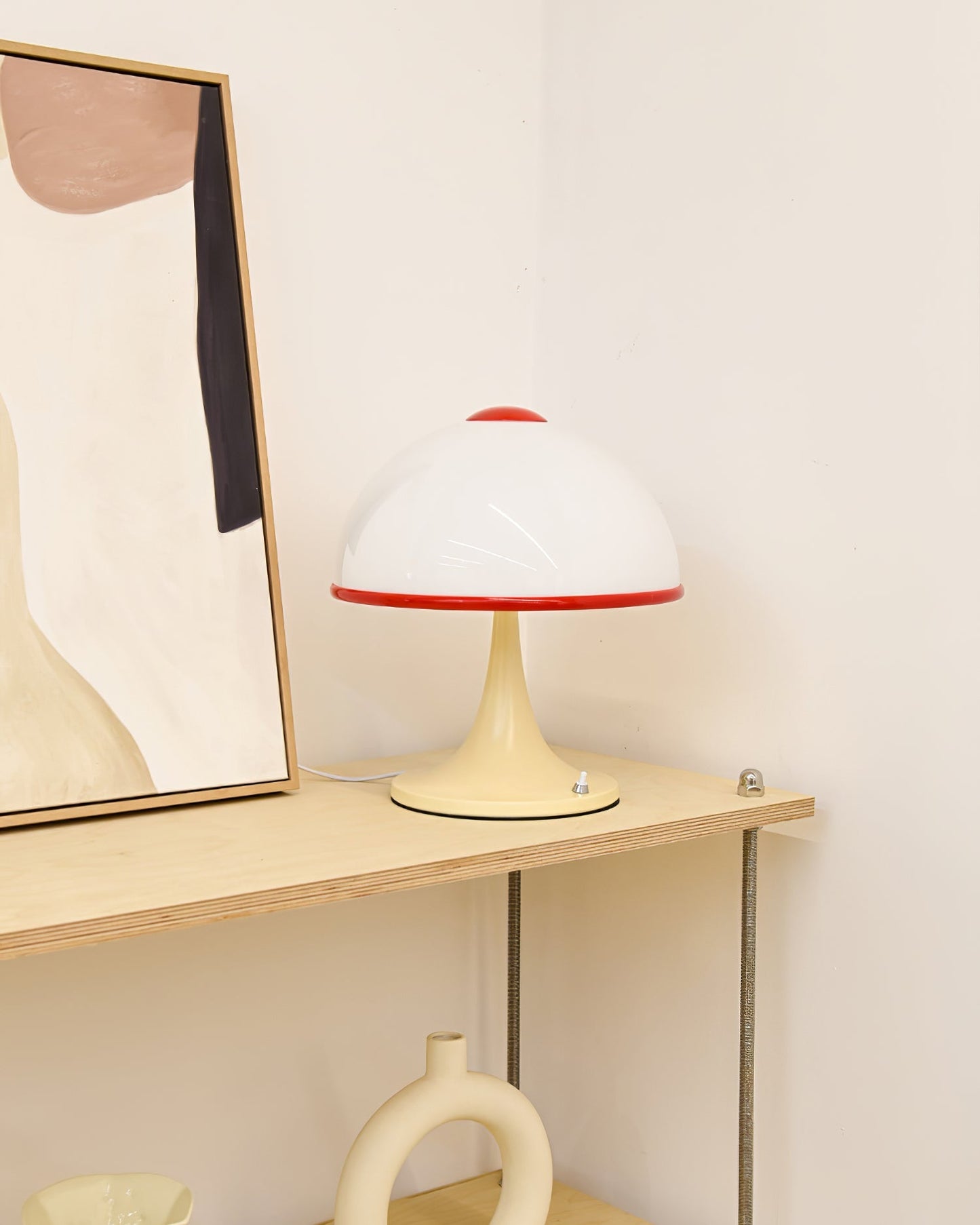 MushroomRadiance - Table Lamp with Sleek Base and Soft Lighting