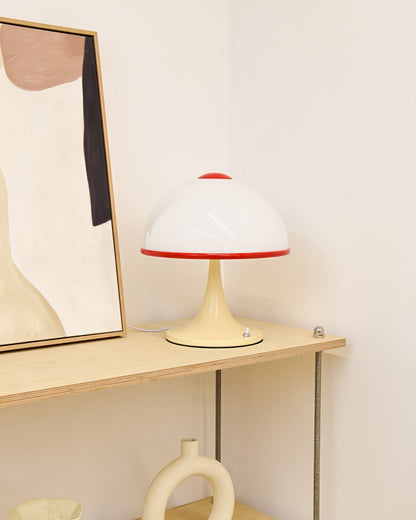MushroomRadiance - Table Lamp with Sleek Base and Soft Lighting