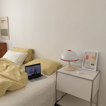 MushroomRadiance - Table Lamp with Sleek Base and Soft Lighting