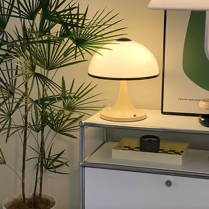 MushroomRadiance - Table Lamp with Sleek Base and Soft Lighting
