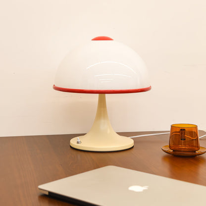 MushroomRadiance - Table Lamp with Sleek Base and Soft Lighting