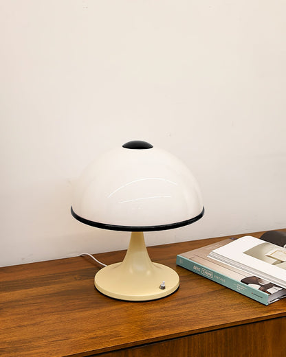MushroomRadiance - Table Lamp with Sleek Base and Soft Lighting