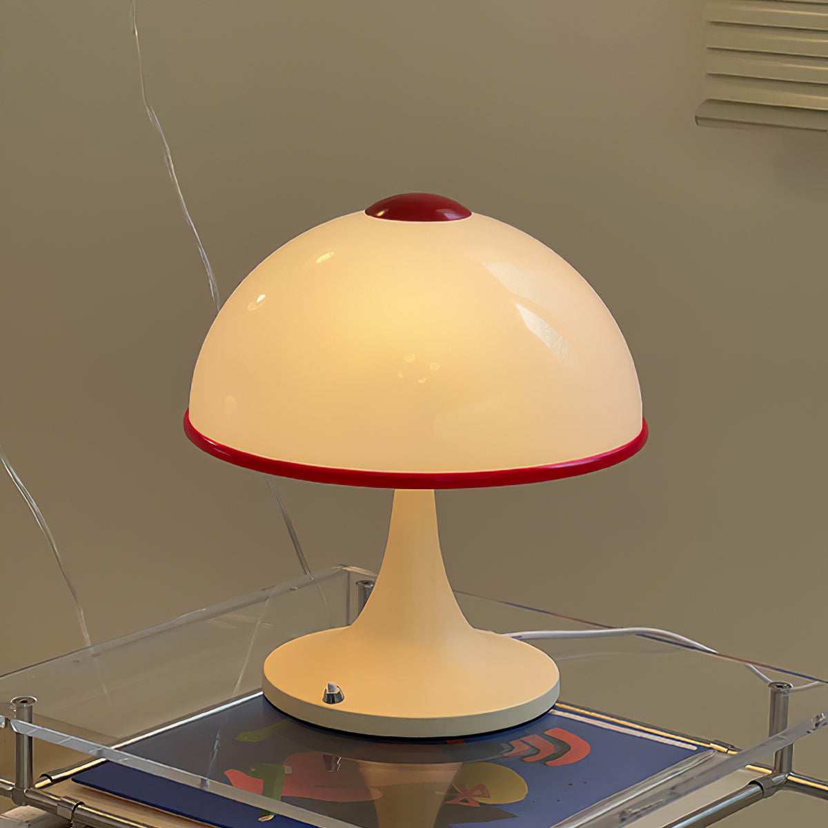 MushroomRadiance - Table Lamp with Sleek Base and Soft Lighting
