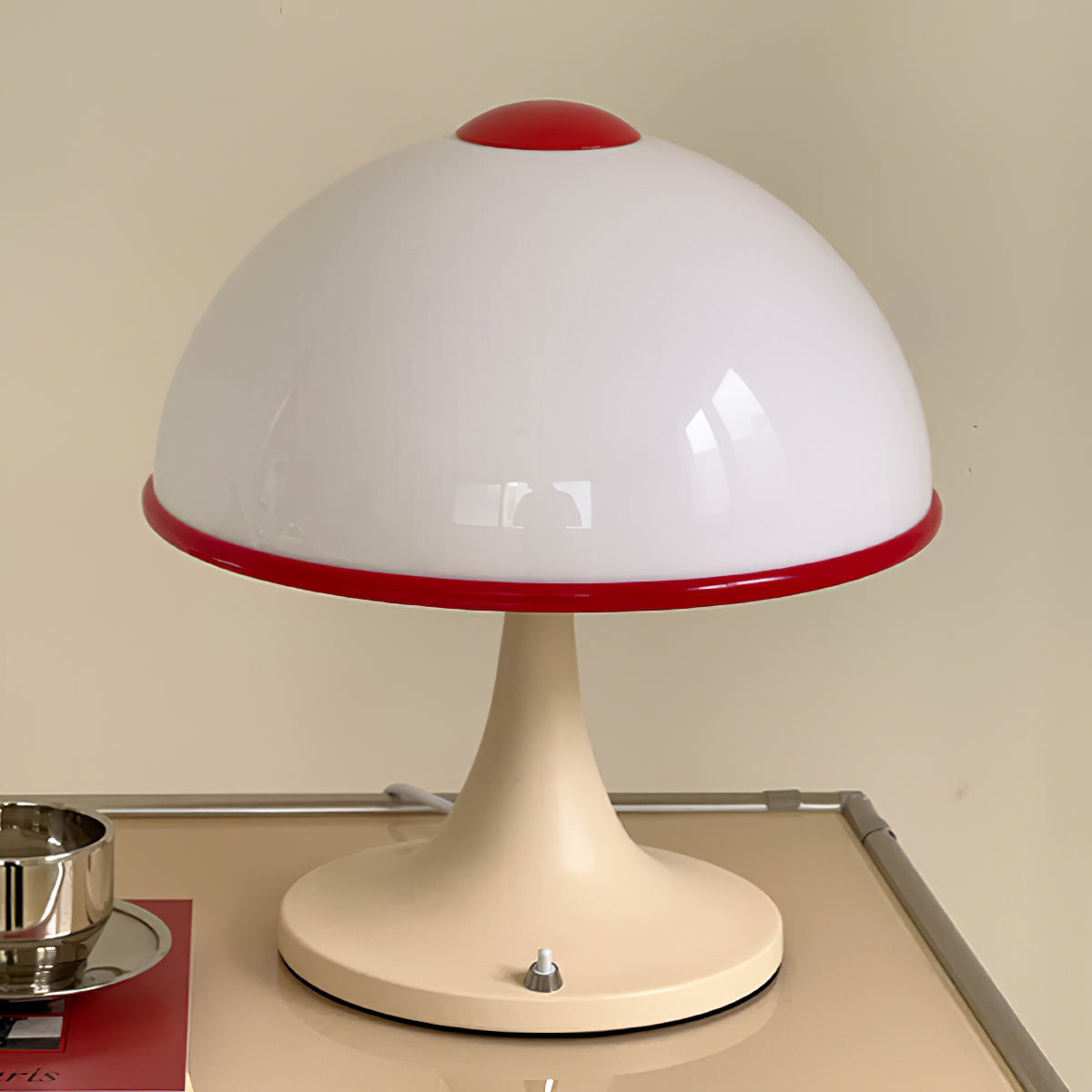 MushroomRadiance - Table Lamp with Sleek Base and Soft Lighting