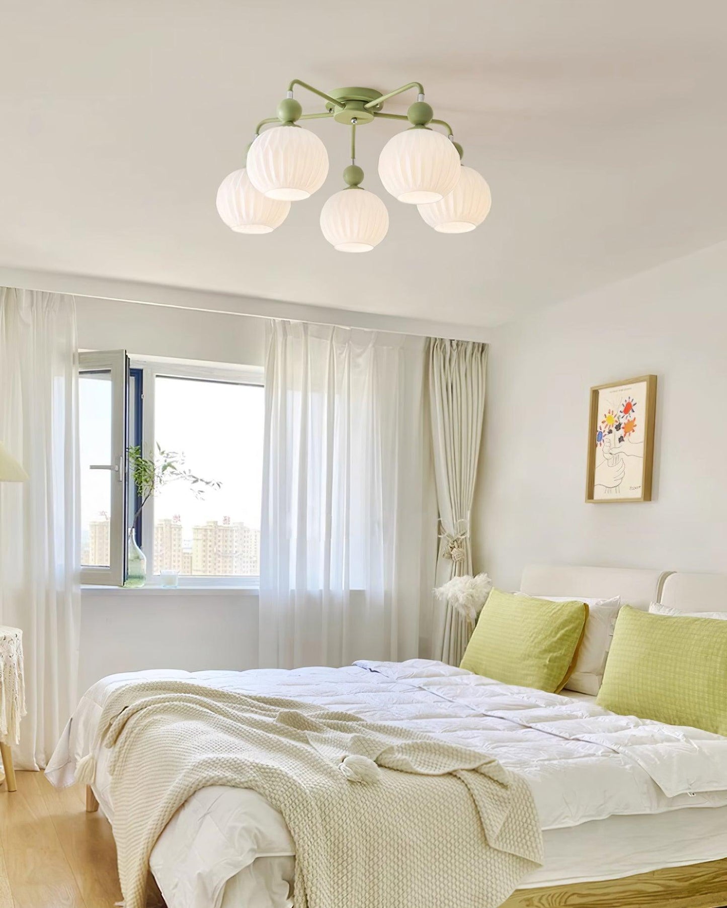 LuxeAura - Loftlampe med Renee-inspireret design og varmt lys