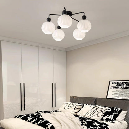 LuxeAura - Loftlampe med Renee-inspireret design og varmt lys