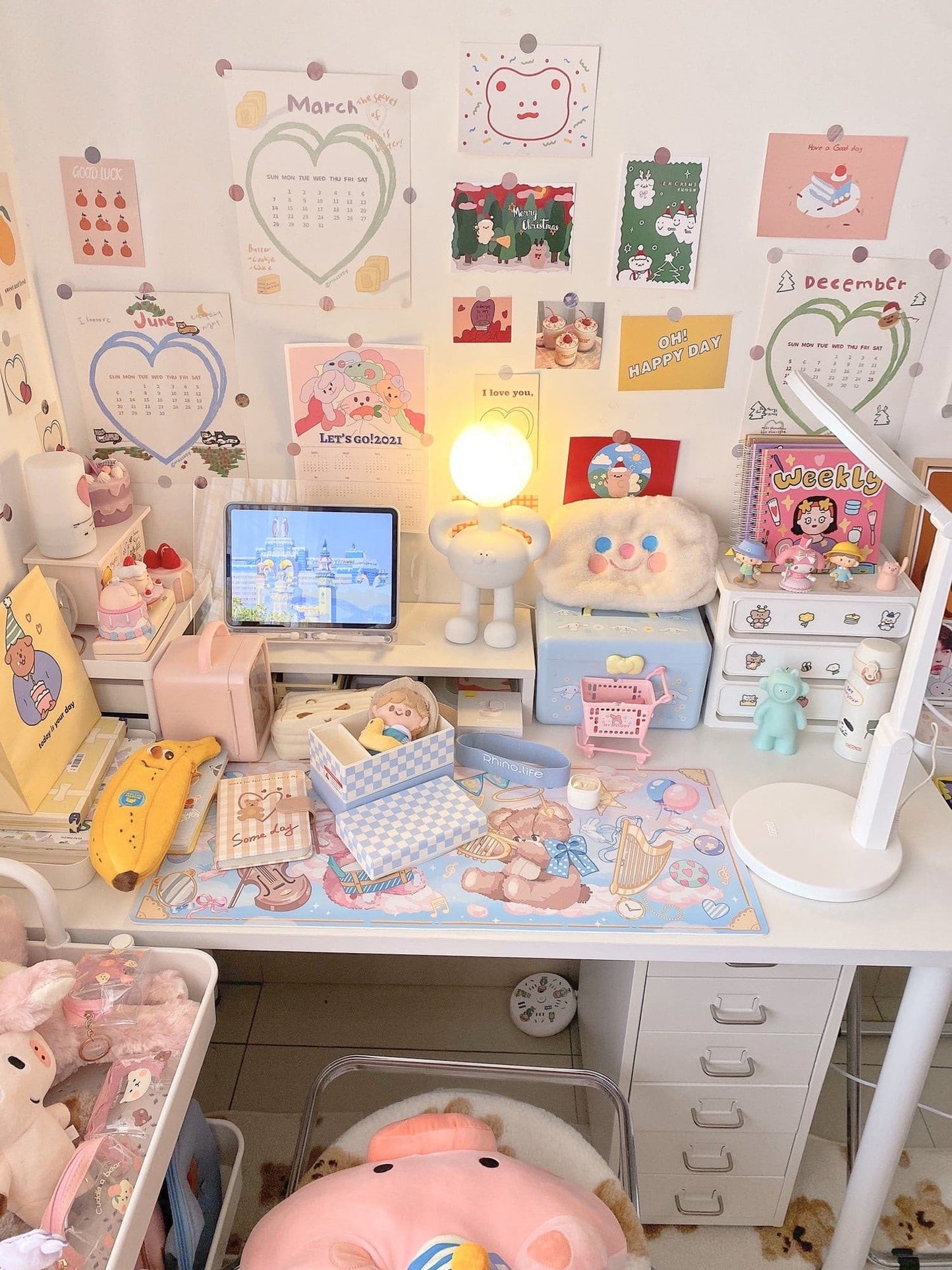 RoboLuxe - Lampada da Tavolo con Design Ispirato ai Robot e Illuminazione Accogliente