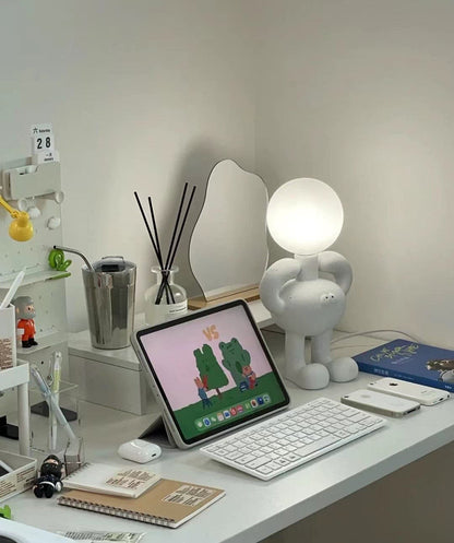 RoboLuxe - Lampada da Tavolo con Design Ispirato ai Robot e Illuminazione Accogliente