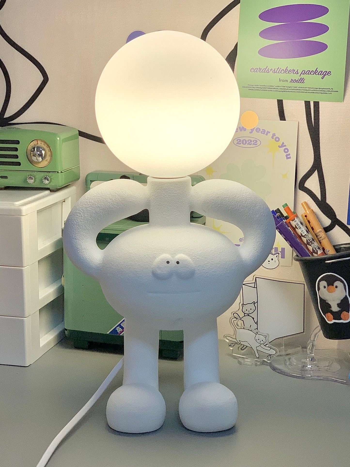 RoboLuxe - Lampada da Tavolo con Design Ispirato ai Robot e Illuminazione Accogliente