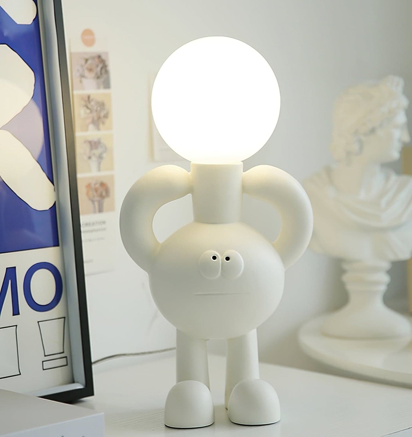 RoboLuxe - Lampada da Tavolo con Design Ispirato ai Robot e Illuminazione Accogliente