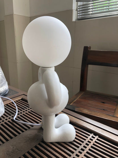 RoboLuxe - Lampada da Tavolo con Design Ispirato ai Robot e Illuminazione Accogliente