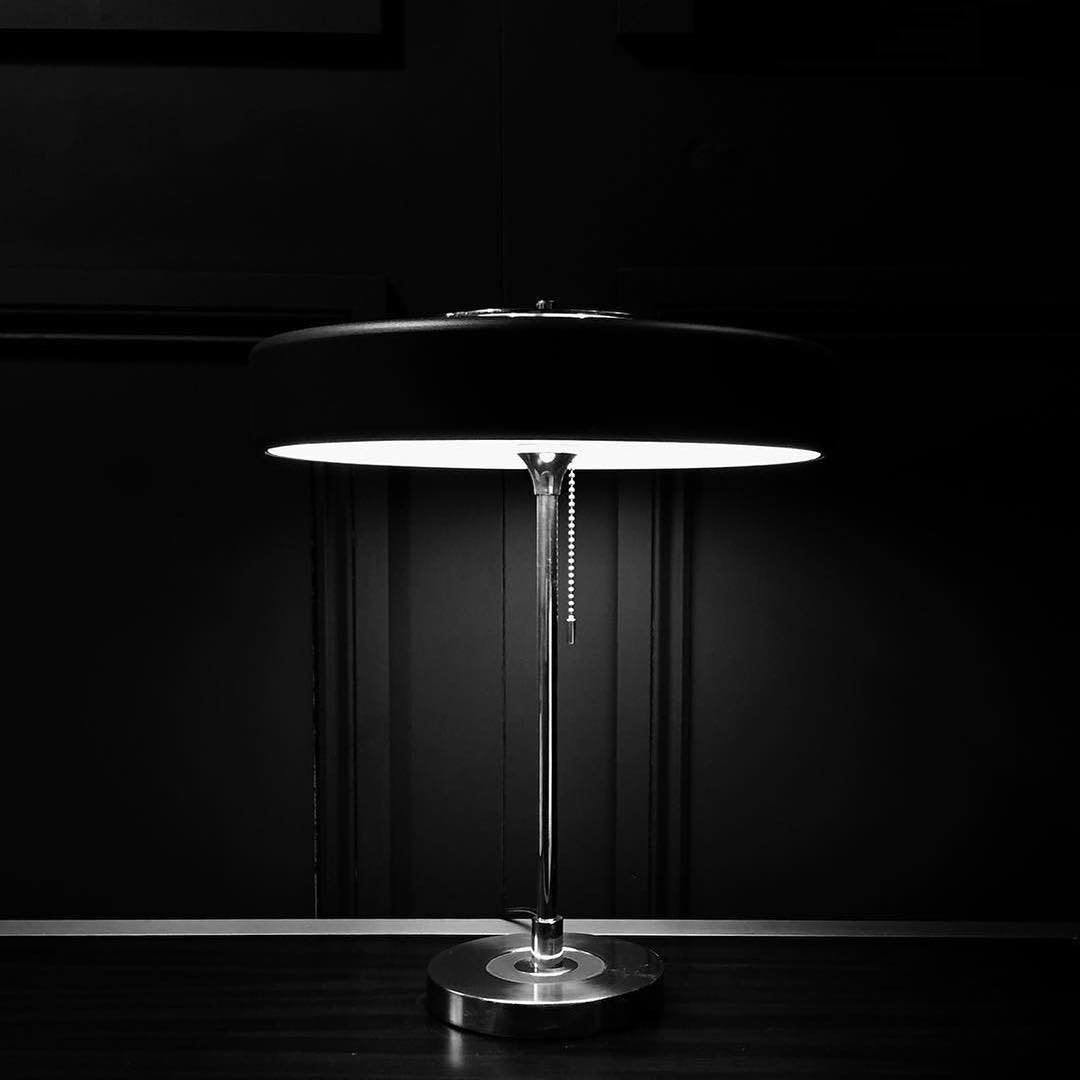 ElegantGlow – Timeless Metal and Acrylic Table Lamp