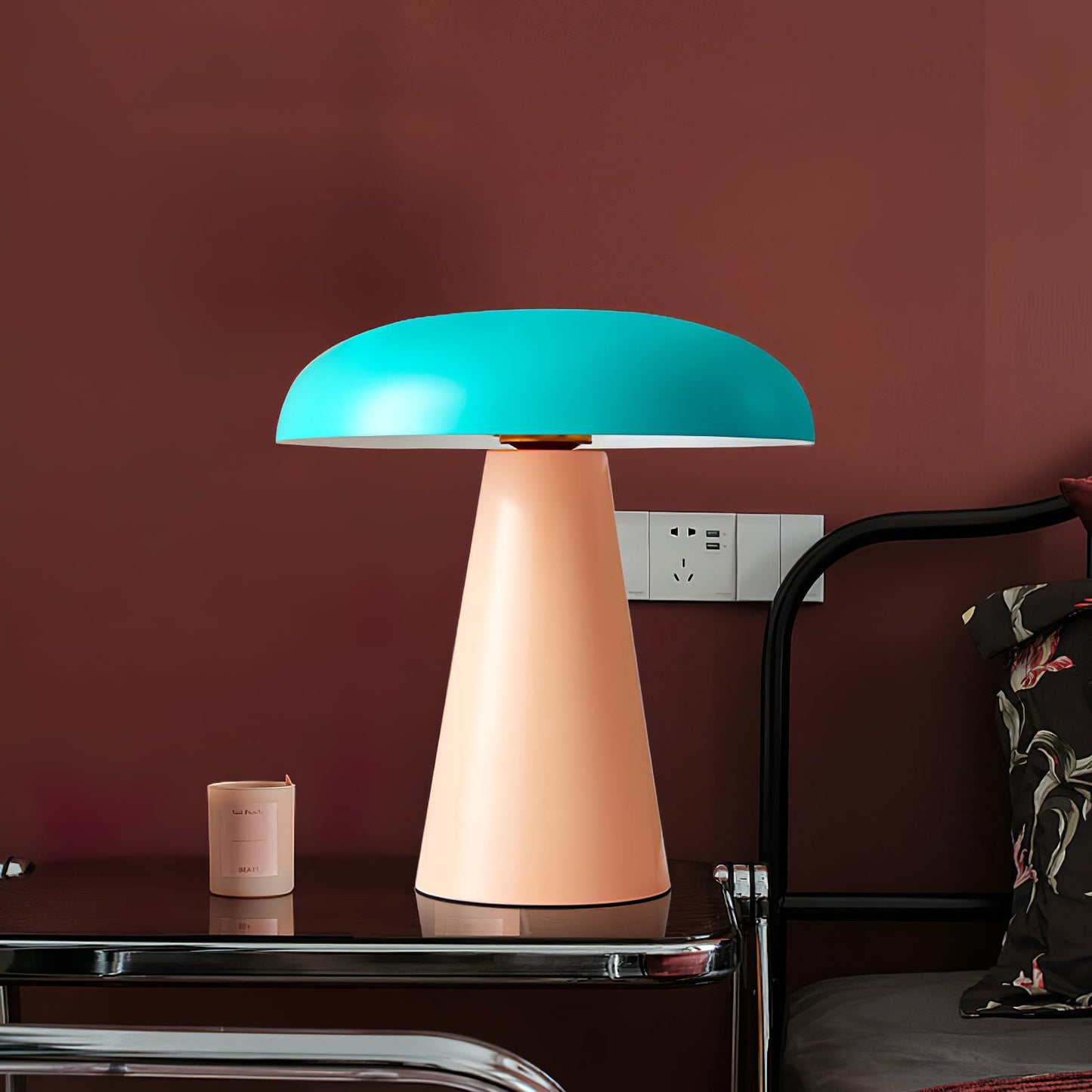 RheaBeam - Elegant Table Lamp with Refined Base and Subtle Light