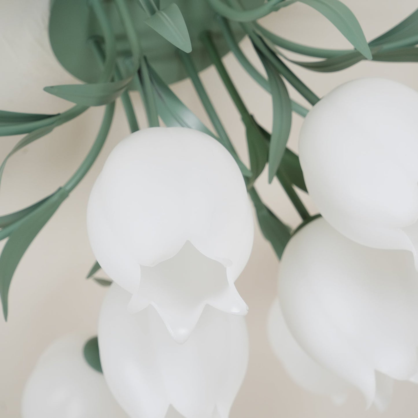 RickoRadiance - Loftlampe med sofistikeret stil og blød glød