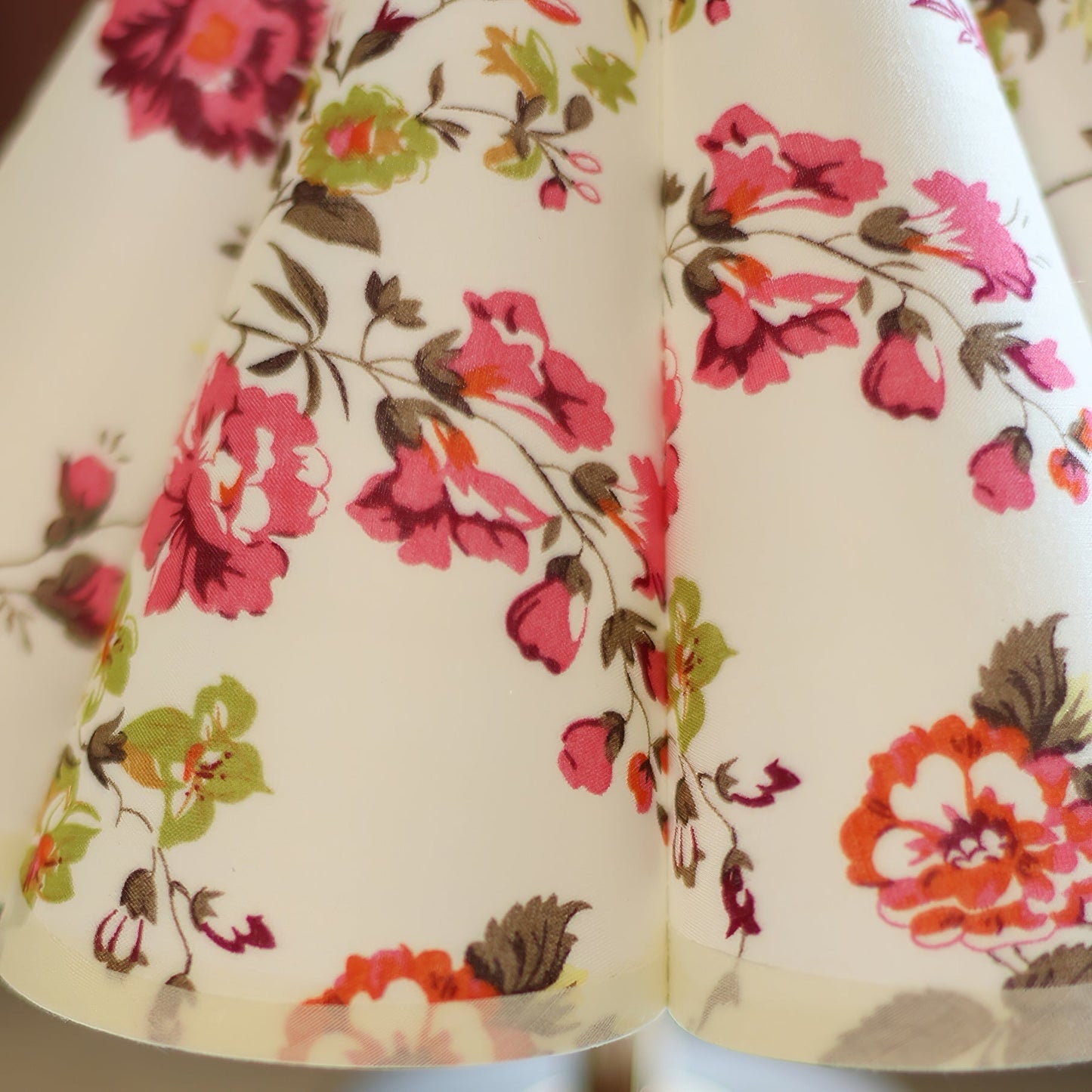 CharmeGlow - Vintage-Inspired Lamp with Soft, Warm Glow