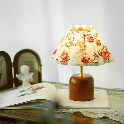 CharmeGlow - Vintage-Inspired Lamp with Soft, Warm Glow