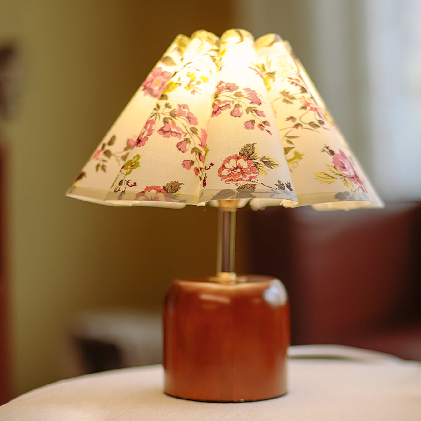 CharmeGlow - Vintage-Inspired Lamp with Soft, Warm Glow