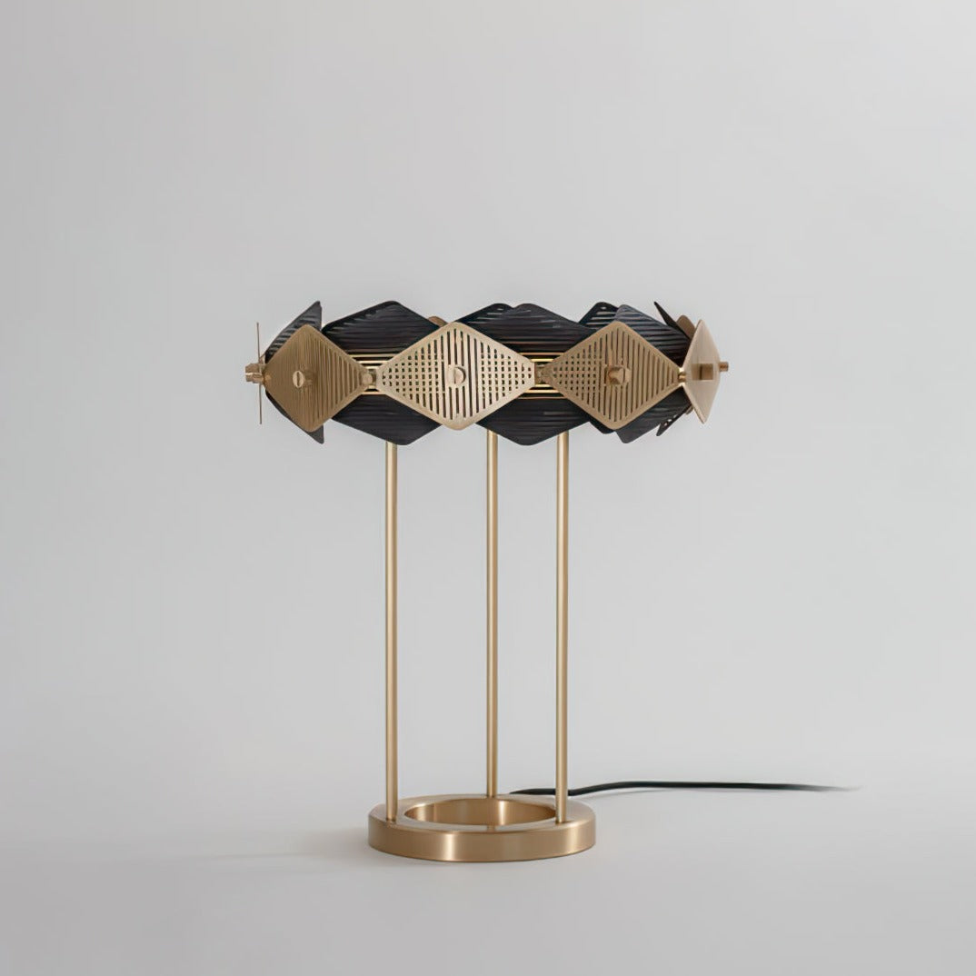 LuxeCrimson - Table Lamp with Timeless Design and Warm Red Elegance