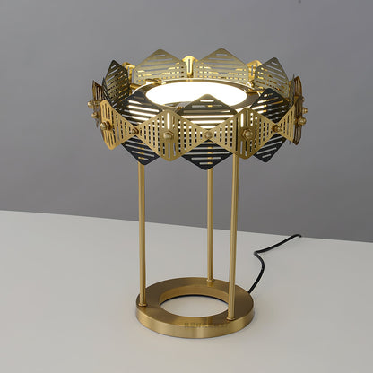 LuxeCrimson - Table Lamp with Timeless Design and Warm Red Elegance