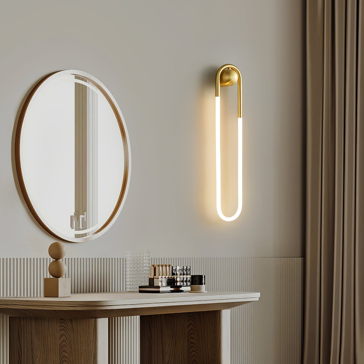 GoldCurve – Minimalist Wall Light