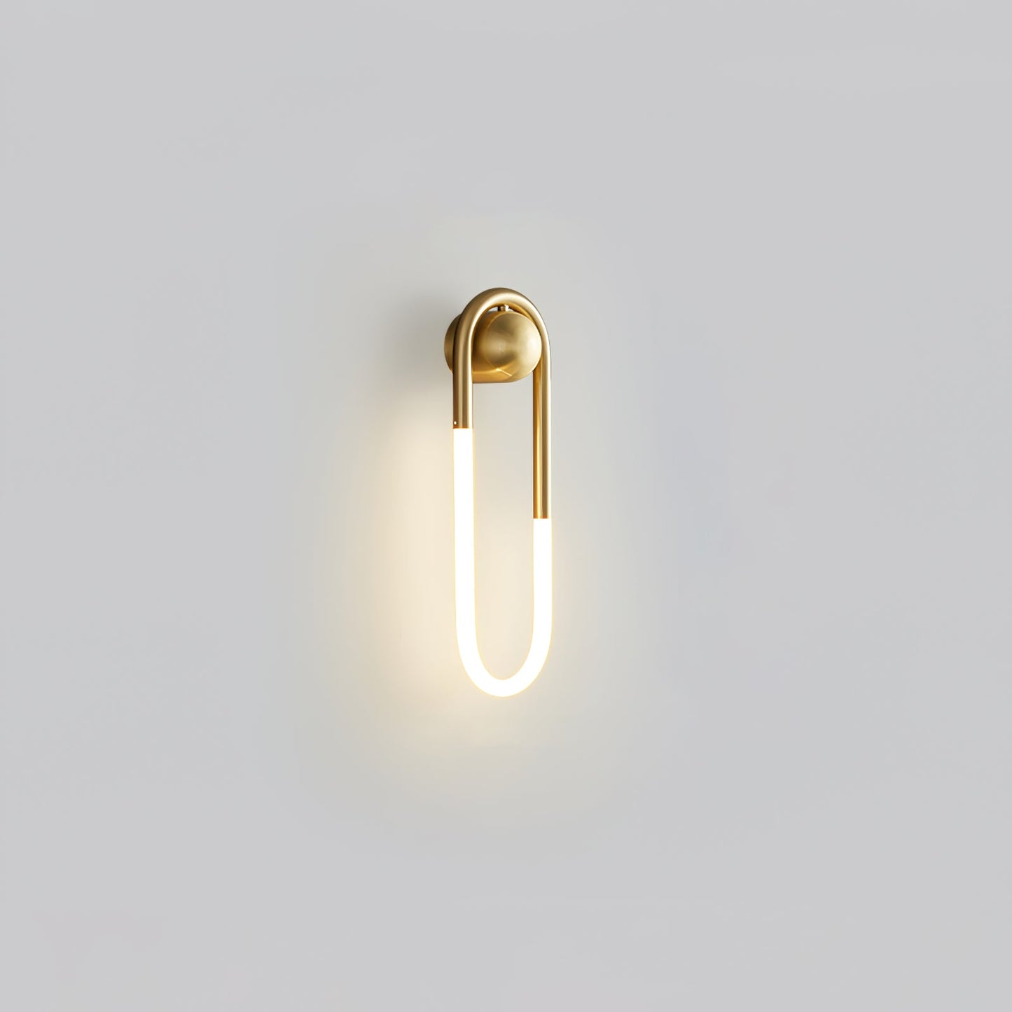 GoldCurve – Minimalist Wall Light
