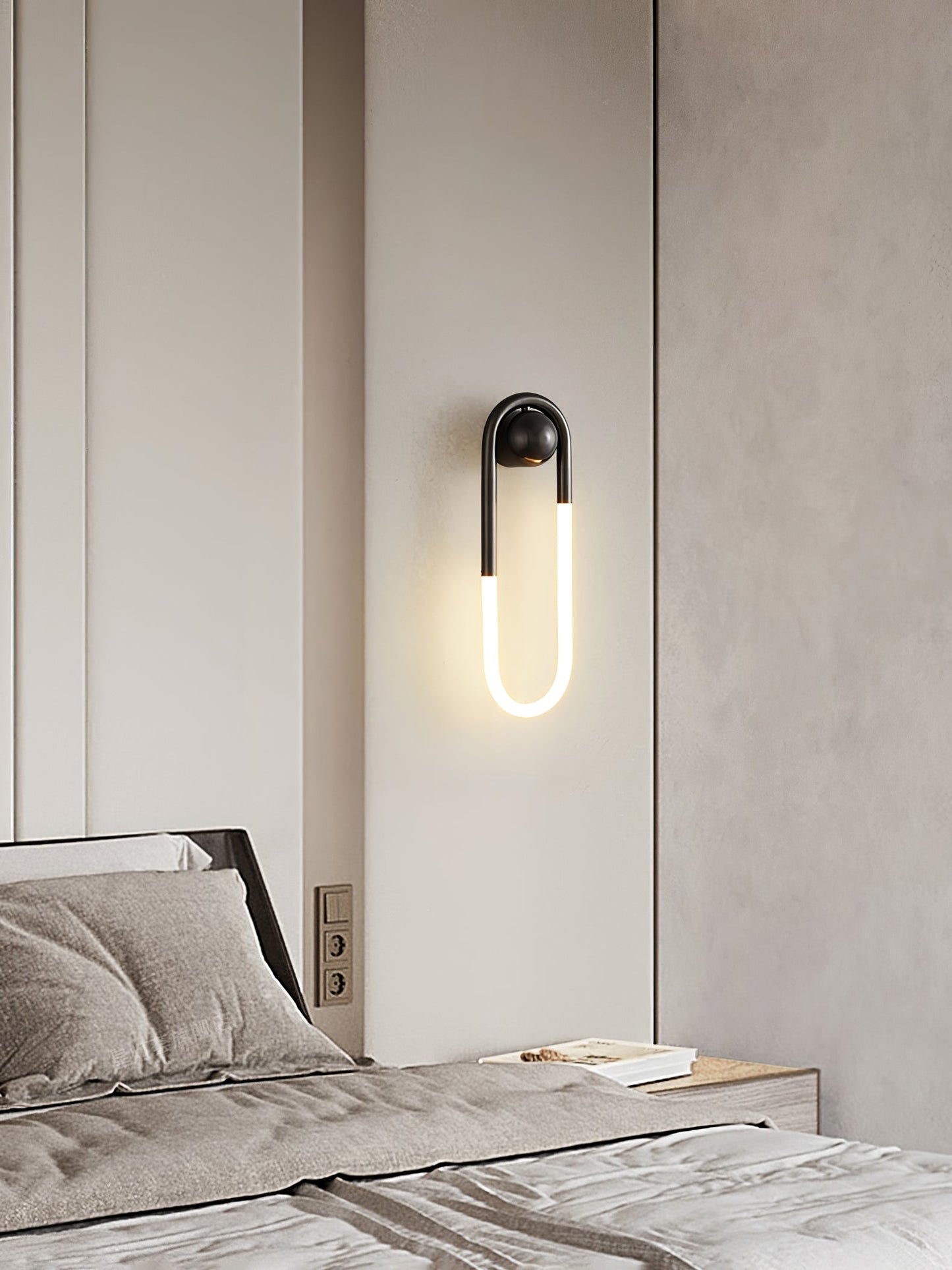 GoldCurve – Minimalist Wall Light