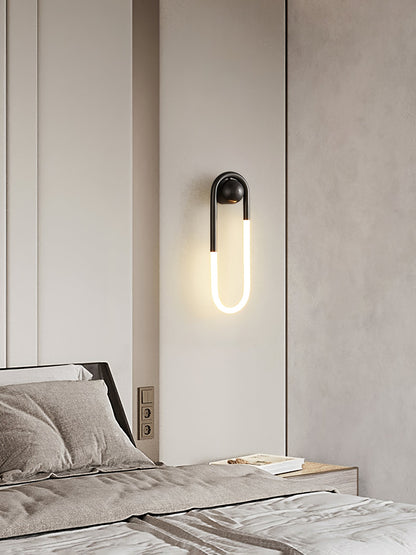 GoldCurve – Minimalist Wall Light
