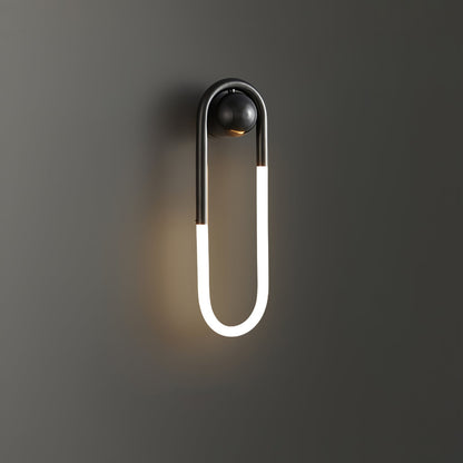 GoldCurve – Minimalist Wall Light