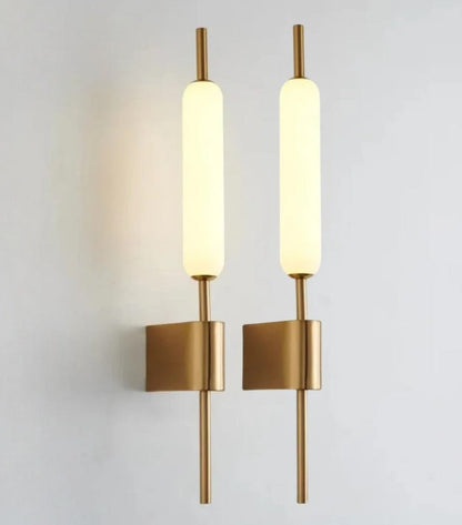AuraGold – Elegant Gold Wall Lamp for LED Illumination