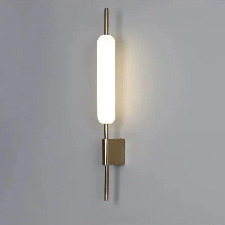 AuraGold – Elegant Gold Wall Lamp for LED Illumination