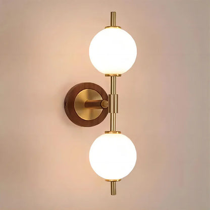 BrassBeam – Refined Brass Wall Lamp with Clean Lines