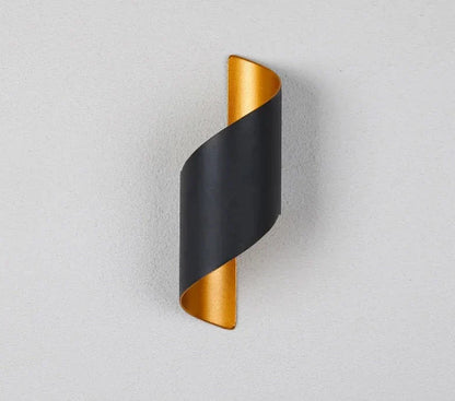 IronEdge – Modern Wall Light Crafted from Iron and Acrylic
