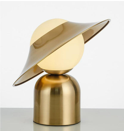 GoldenGlow – Lampe de table de style nordique en or