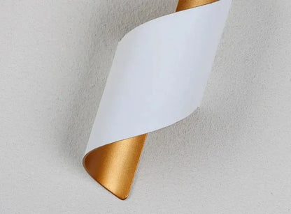 IronEdge – Modern Wall Light Crafted from Iron and Acrylic