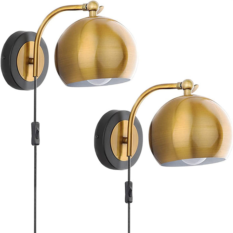 AntiqueAura – Klassisk Vintage Væglampe med Stik til Elegante Rum