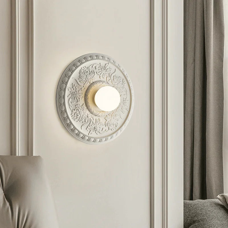LuxeBeam – Classic Retro Wall Lamp for Exclusive Rooms