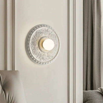 LuxeBeam – Classic Retro Wall Lamp for Exclusive Rooms