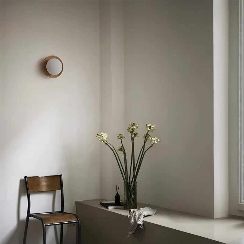 WalnutEdge – Luxurious Wall Light with Walnut Wood Accents