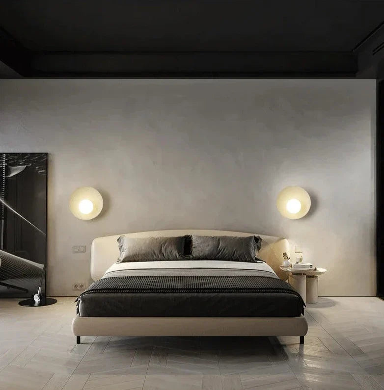 MinimalBeam – Sleek Wall Lamp with Energy-Efficient LED